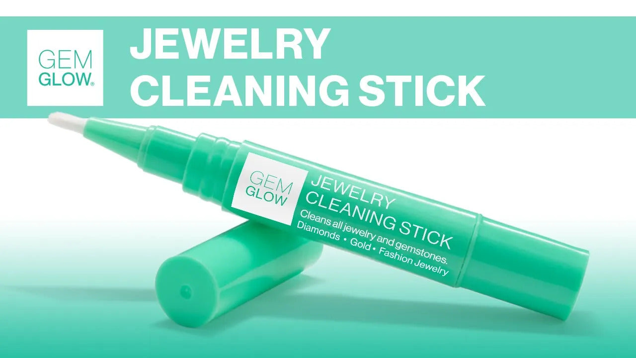 Product overview of the GEM GLOW Jewelry Cleaning Stick, which explains its easy-to-use size and ability to clean under stones and settings.